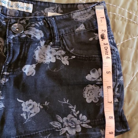 Paris Blues floral denim short shorts - Picture 4 of 7